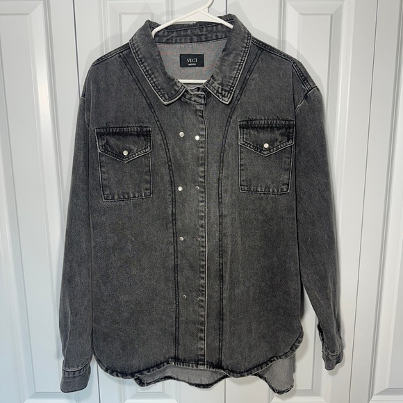 Vici Jackets & Blazers - VICI Denim Shacket Womens Medium Black Faded Button Front Oversized Stone Washed